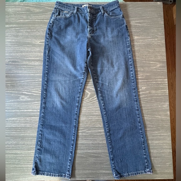 Lee Relaxed Straight Leg Jeans. Size 10. EUC. - Picture 2 of 5